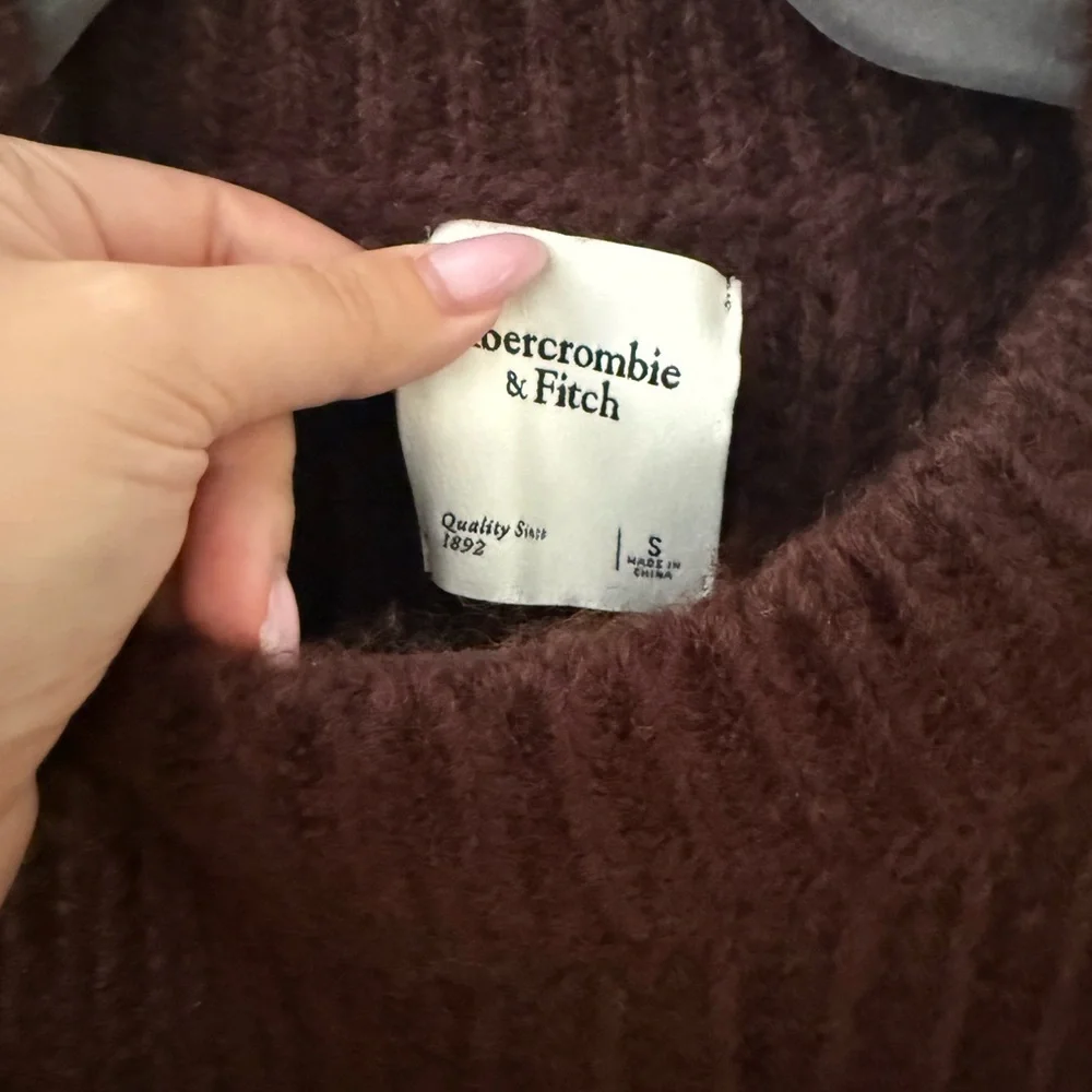 Abercrombie & Fitch Brown Crew Neck Sweater
